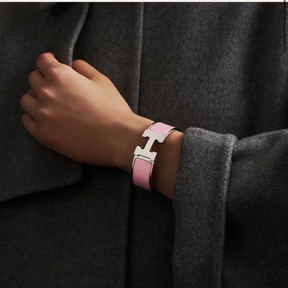 $720 Hermes Clic Clac H Palladium-Plated Enamel Bracelet in Rose Dragee Size PM - Picture 2 of 9